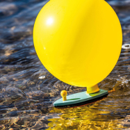 Balloon Pusters - Luftballonboot - La Paloma