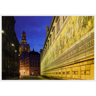Postkarte Dresden - Fürstenzug, Frauenkirche und Ständehaus am Abend